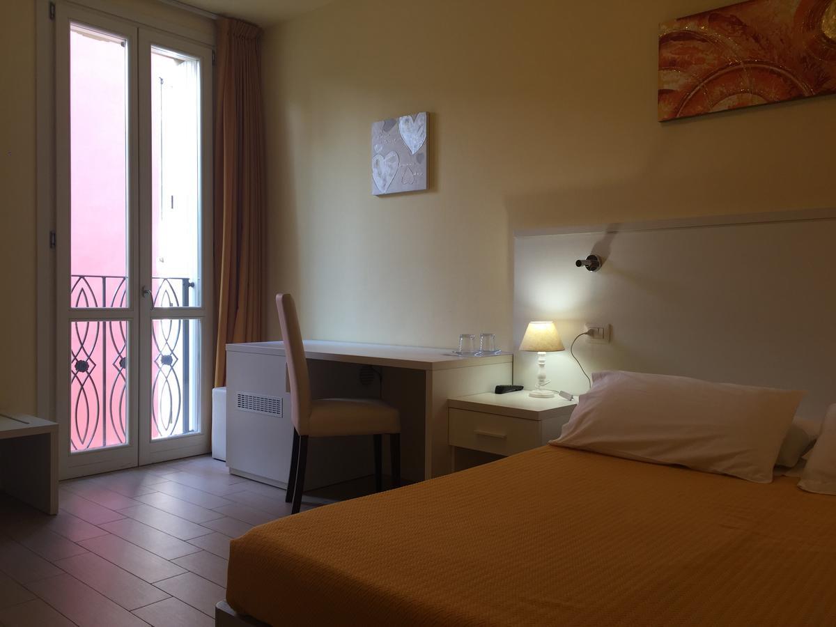 Hotel Soresina Buitenkant foto